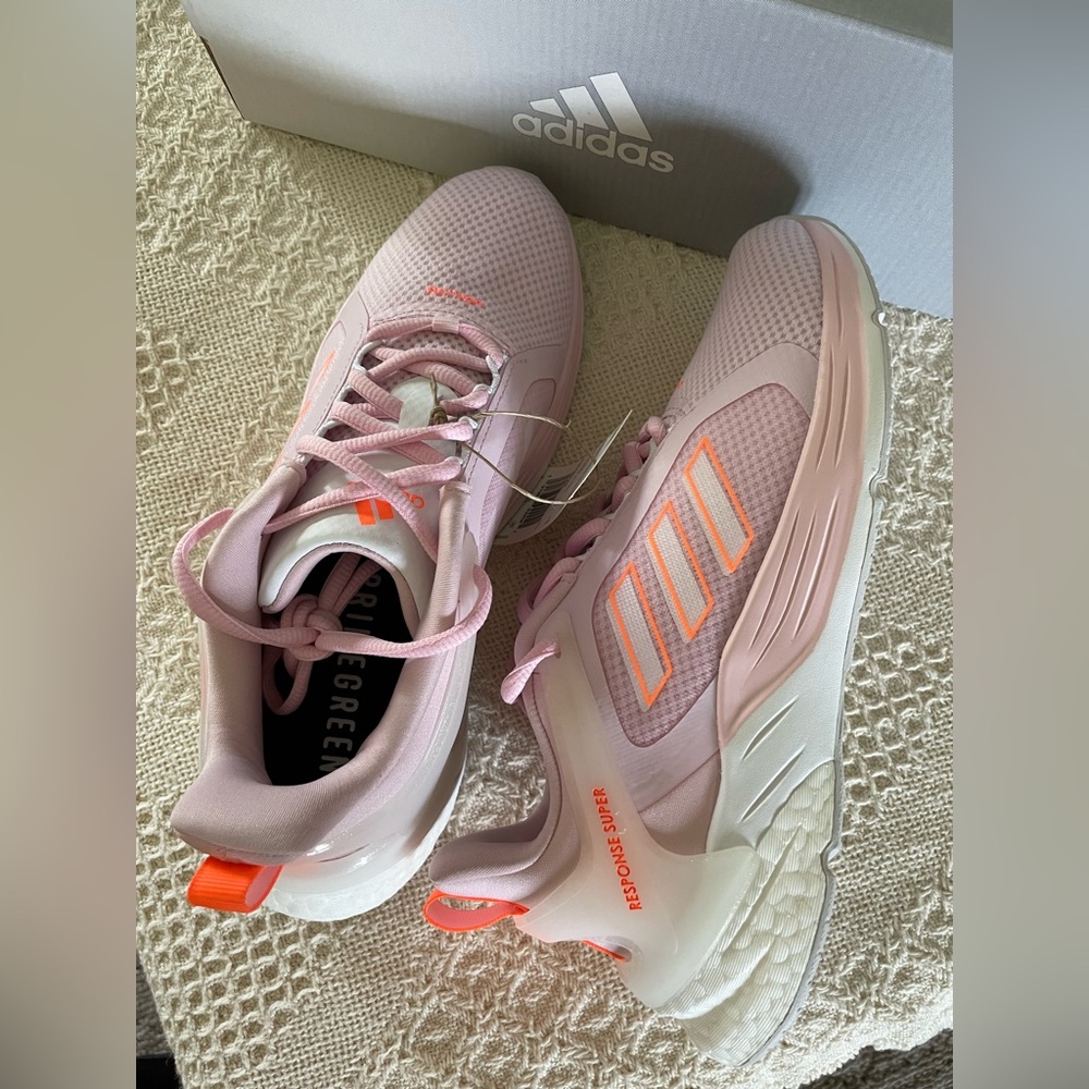 NEW ADIDAS RUNNING SHOES - Picture 11 of 16
